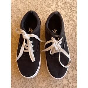 Vans Doheny Black Red Heart Big Girls Lace Up Sneaker Shoes Size 4